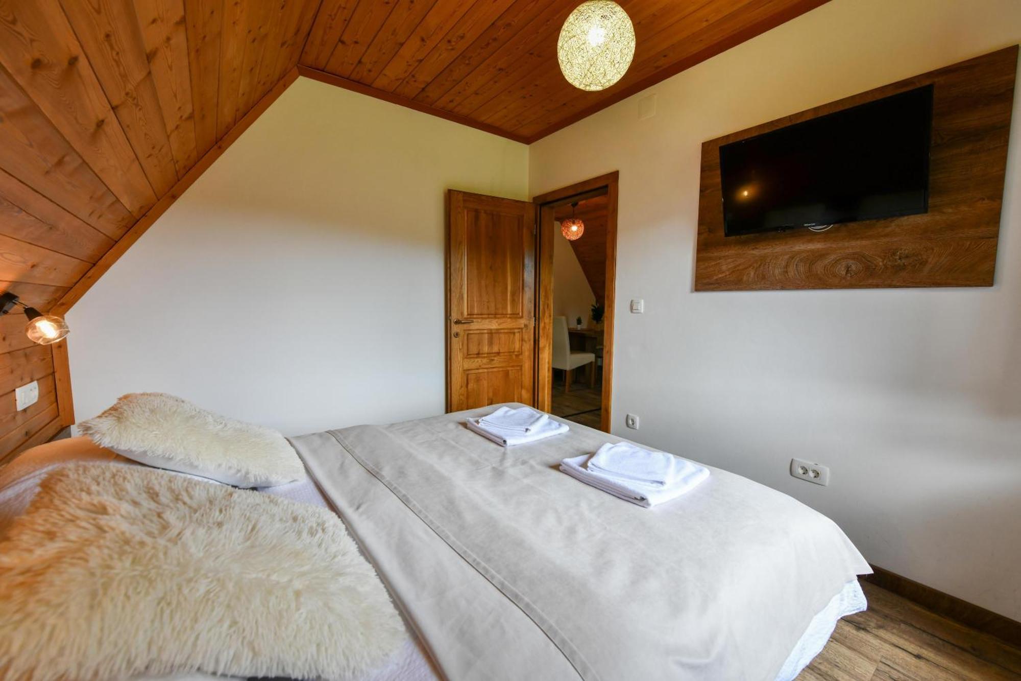 Flora House Apartment Rastovaca Bagian luar foto